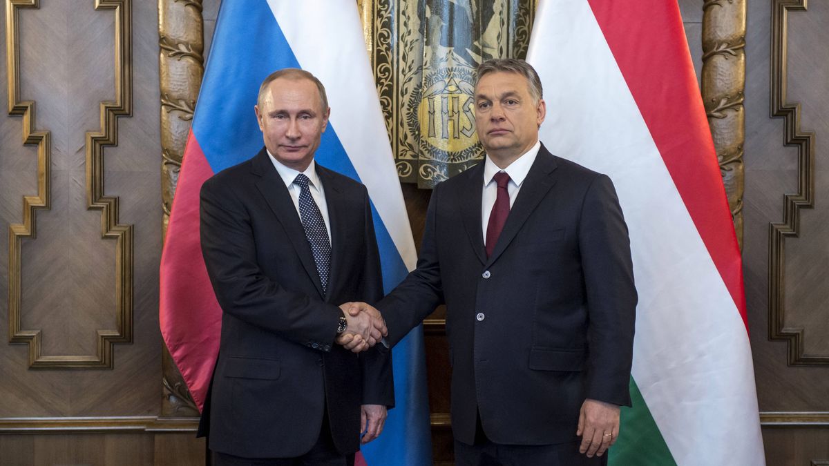 Na zdjęciu od lewej: Władimir Putin i Victor Orban
