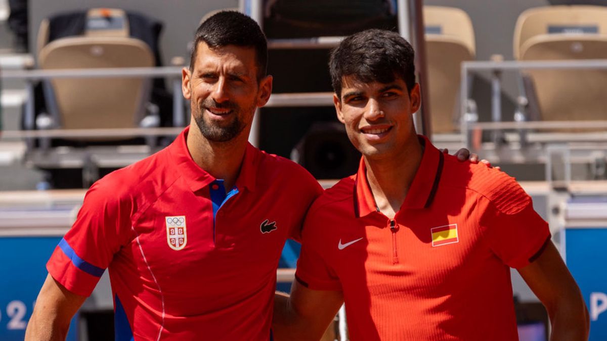 Zdjęcie okładkowe artykułu: Getty Images / Tnani Badreddine/DeFodi Images / Na zdjęciu: Novak Djoković i Carlos Alcaraz