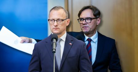 Rzecznik prezydenta nazwał dokument MSZ żartem. Rzecznik MSZ komentuje