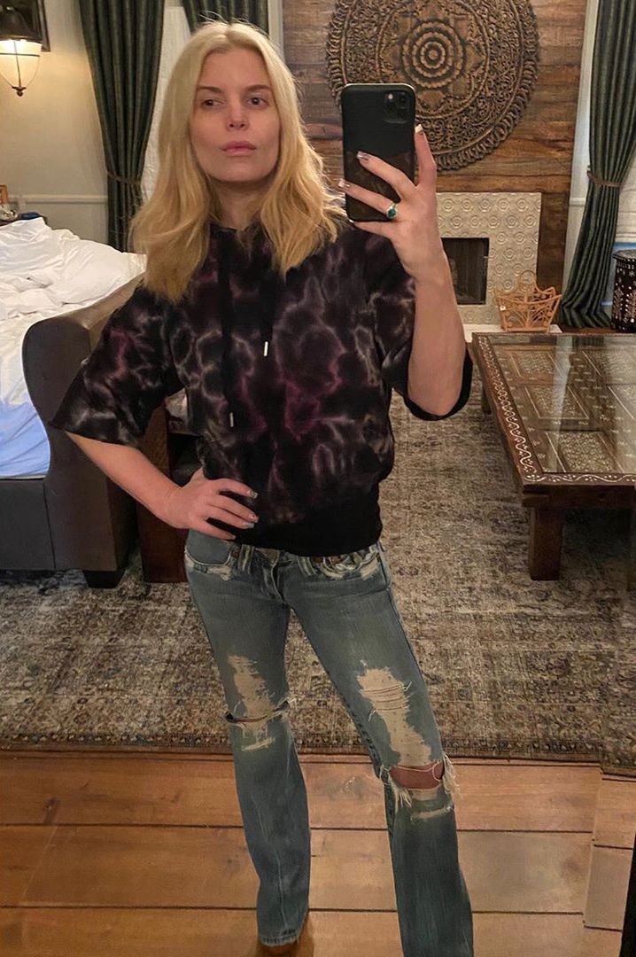 Jessica Simpson cieszy się, że zmieściła się w dżinsy
