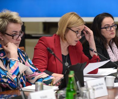 Nie podała mu ręki. Emocjonujące zakończenie przesłuchania