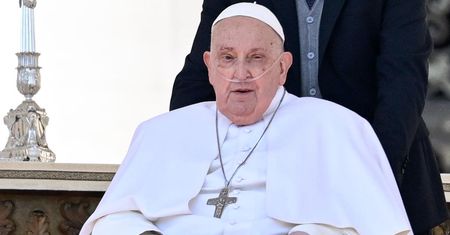 Co dalej z papieżem? Watykan odsłania karty