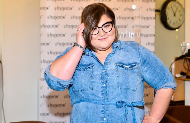 Dominika Gwit pozuje na charytatywnym evencie