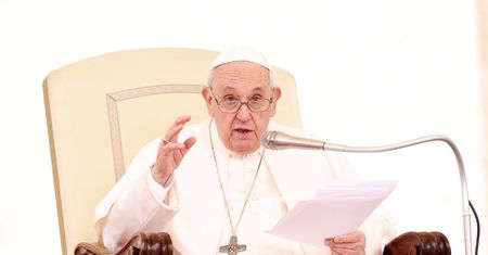 Krytyka z Rosji. Papież Franciszek na celowniku. "Wybrał zły ton"