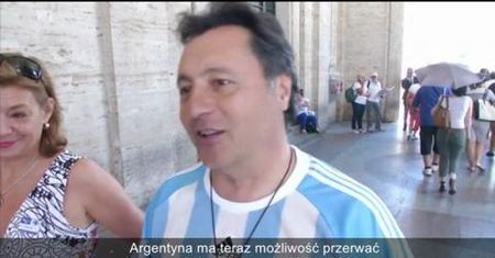 Mistrzostwa Świata dzielą papieża Franciszka i emerytowanego papieża Benedykta