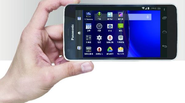 Panasonic Eluga U2 - przystępny smartfon z 64 bitami i Androidem 5.0 1