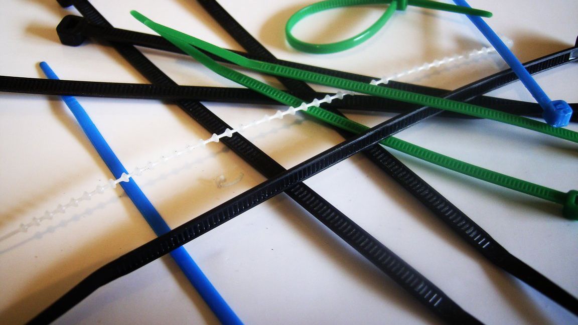 Ciekawe zastosowania trytytki. Do czego można użyć opaski zaciskowej? 1