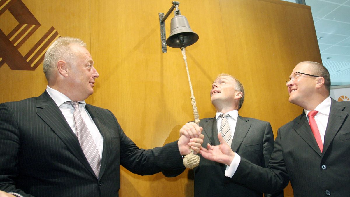 Debiut Petrolinvestu na warszawskiej Giełdzie w 2007 r. Od lewej: założyciel firmy Prokom Ryszard Krauze, prezes Petrolinvestu Paweł Gricuk oraz wiceprezes Prokom Investments Wiesław Walendziak