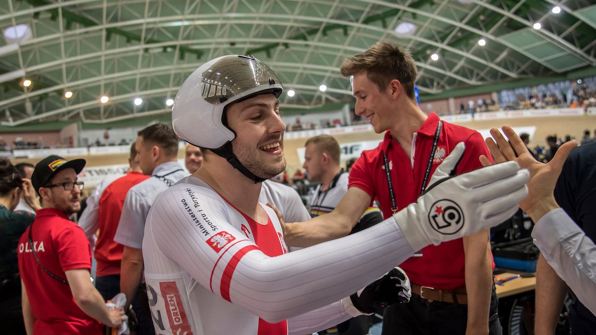 Materiały prasowe / Szymon Sikora/www.pruszkow2019.pl / Na zdjęciu: Mateusz Rudyk fetujący brązowy medal MŚ w Pruszkowie