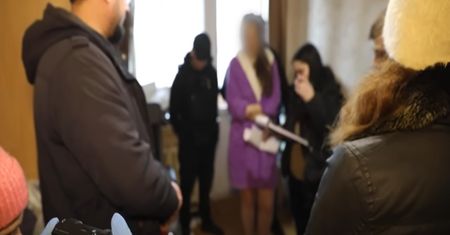35-latka zemściła się na byłym kochanku. Wysłała mu zatrute czekoladki i alkohol