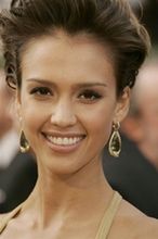 Jessica Alba miała mieć inny nos