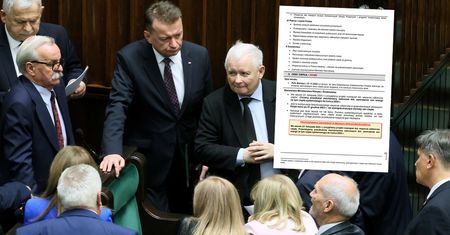 Mamy przekaz dnia PiS. Jest lista ministrów i "dekalog polskich spraw". Ale czegoś zabrakło