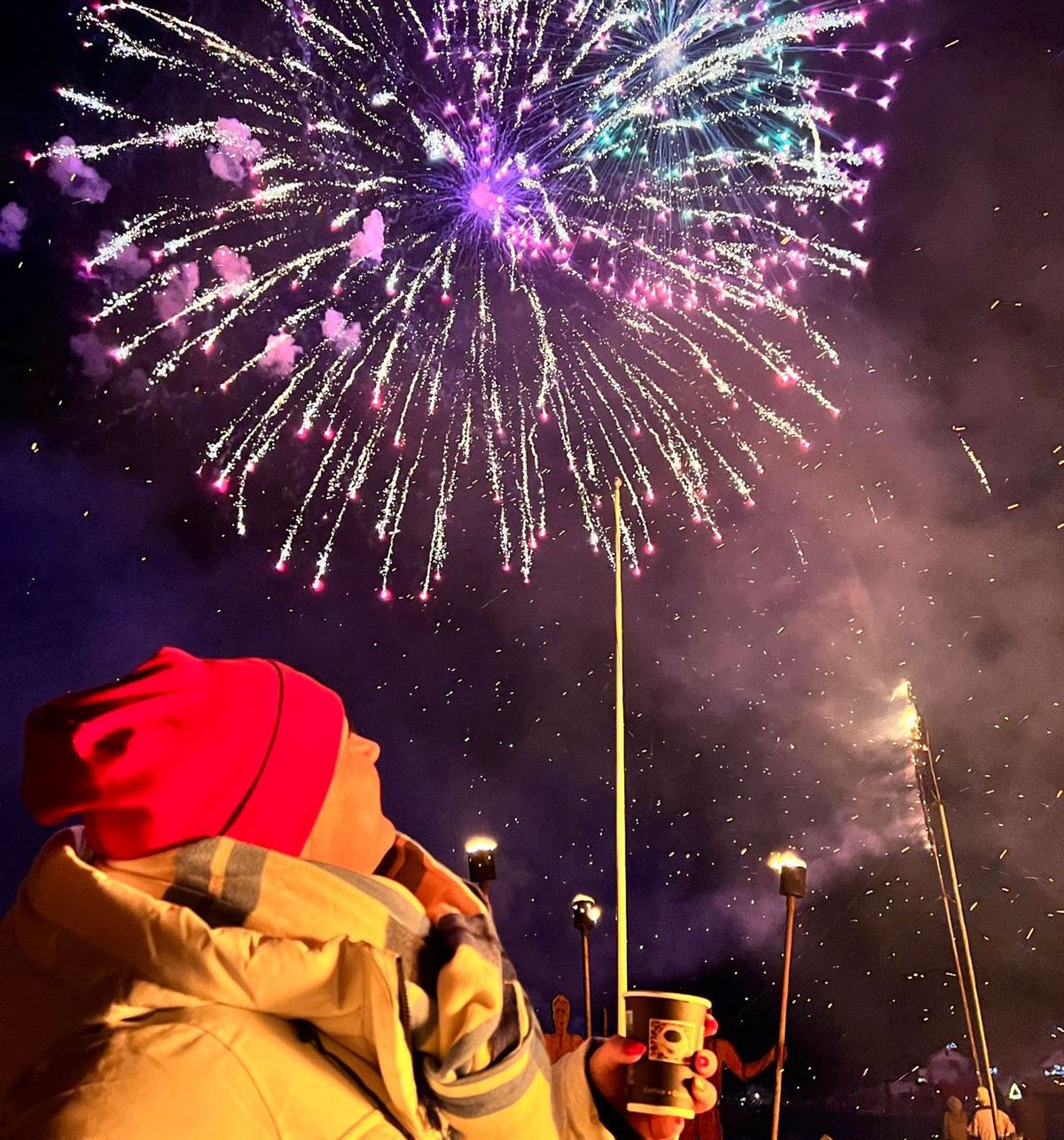 Noworoczne ognisko w Tvøroyri to piękna i widowiskowa tradycja