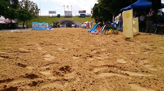 W Lesznie powstaje plaża, fot. facebook.com/KSUniaLeszno