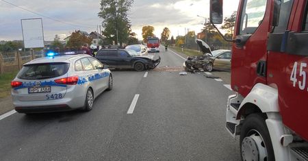 Kraksa trzech samochodów w Rudce