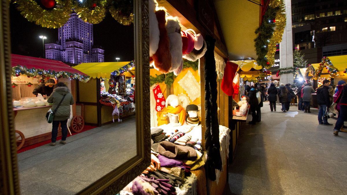 Uważaj na bezpłatne sieci WiFi w trakcie podróży fot. Krystian Dobuszyński/EastNews