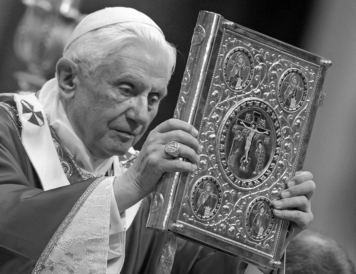 Duchowy testament Benedykta XVI: trwajcie mocno w wierze
