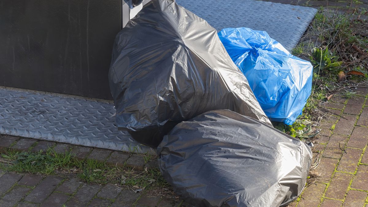 Szare worki na odpady