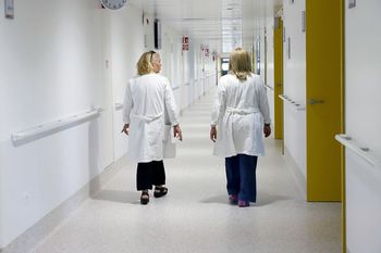 Szpitale bez pieniędzy na wypłaty. Obarczają winą NFZ