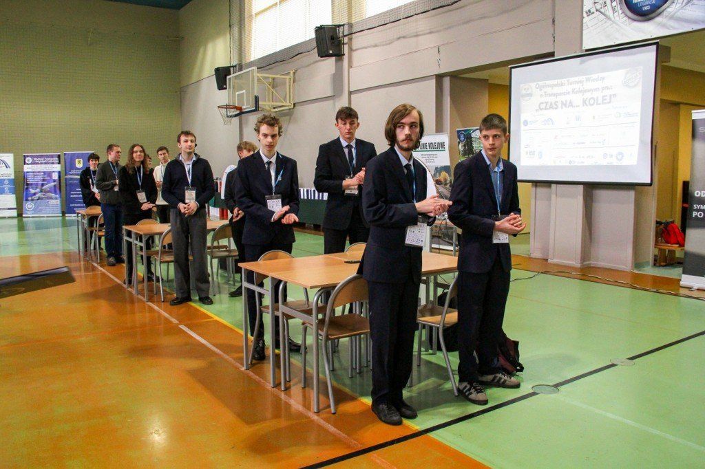 Legnica: Ogólnopolski Turniej Wiedzy o Transporcie Kolejowym &#34;Czas na... kolej&#34;