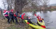 Piła: Kajakarze połączyli świąteczną zabawę ze spotkaniem z dziećmi
