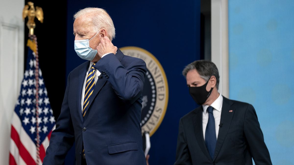 Sekretarz stanu USA Antony Blinken (na zdjęciu po prawej) rozmawiał z ze swoim rosyjskim odpowiednikiem Siergiejem Ławrowem.