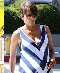 Halle Berry z ogromnym brzuchem tuż przed porodem!