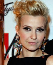 Kiedyś była szarą myszką, dziś jest seksbombą!