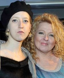 Lara Gessler rozlicza się ze sławną matką!