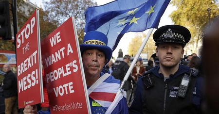 Kruche porozumienie ws. brexitu. Brytyjski parlament może zablokować umowę