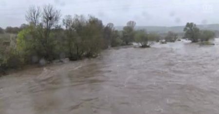 Ulewne deszcze, śnieg i silne wichury na Bałkanach. Jedna osoba nie żyje