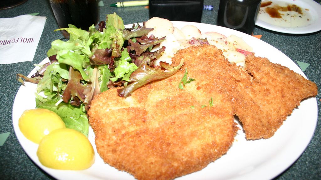 Cielęcina zrazowa górna (samo mięso) panierowana i smażona na patelni