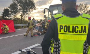 Tragedia w Kupnie. 75-latka wjechała pod autobus