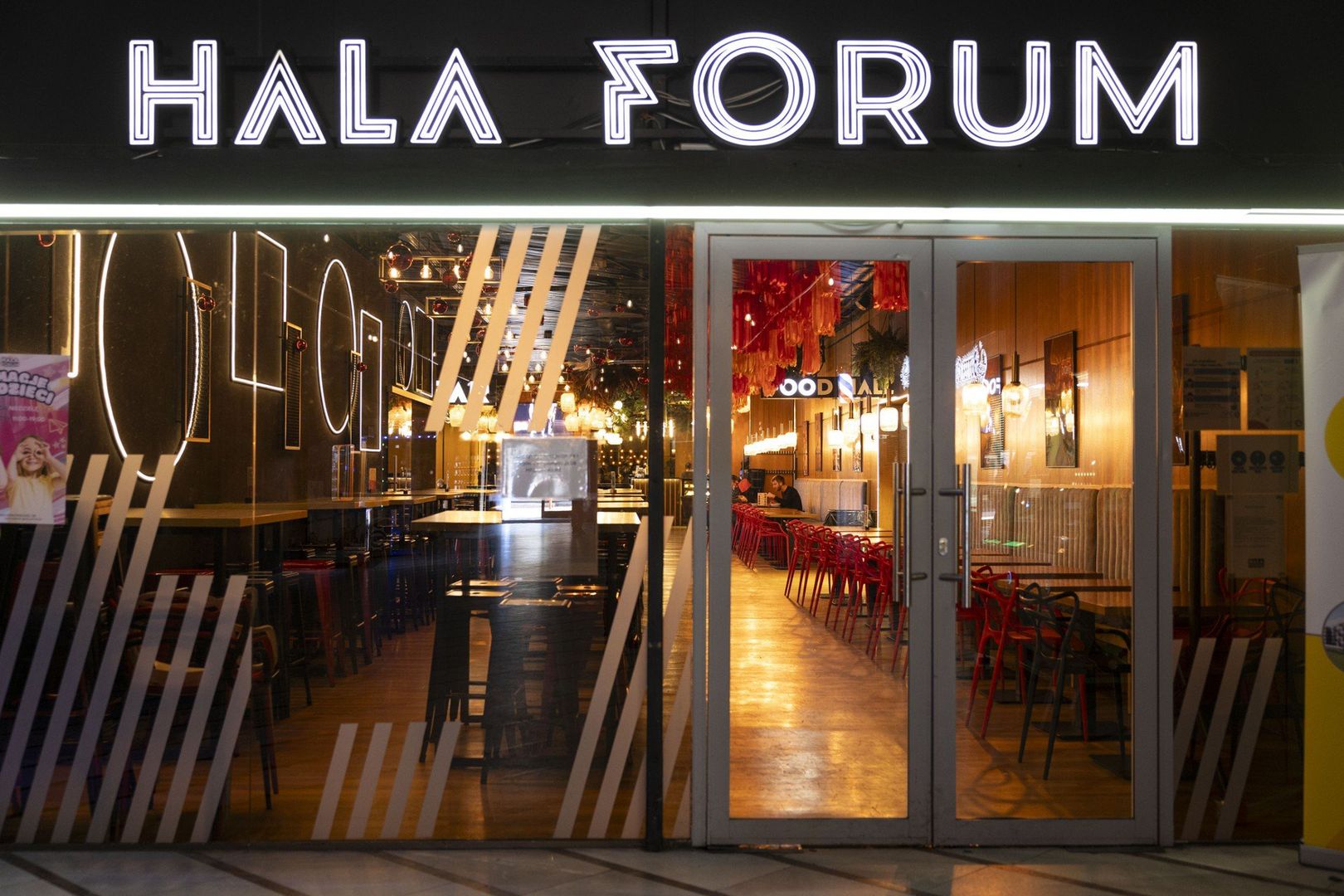 18 maja to ostatni dzień działalności Hali Forum w dawnym hotelu Forum