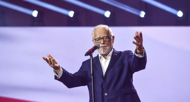 TVP1 liderem, duży spadek TVN. „#Murem za polskim mundurem” wśród hitów tygodnia