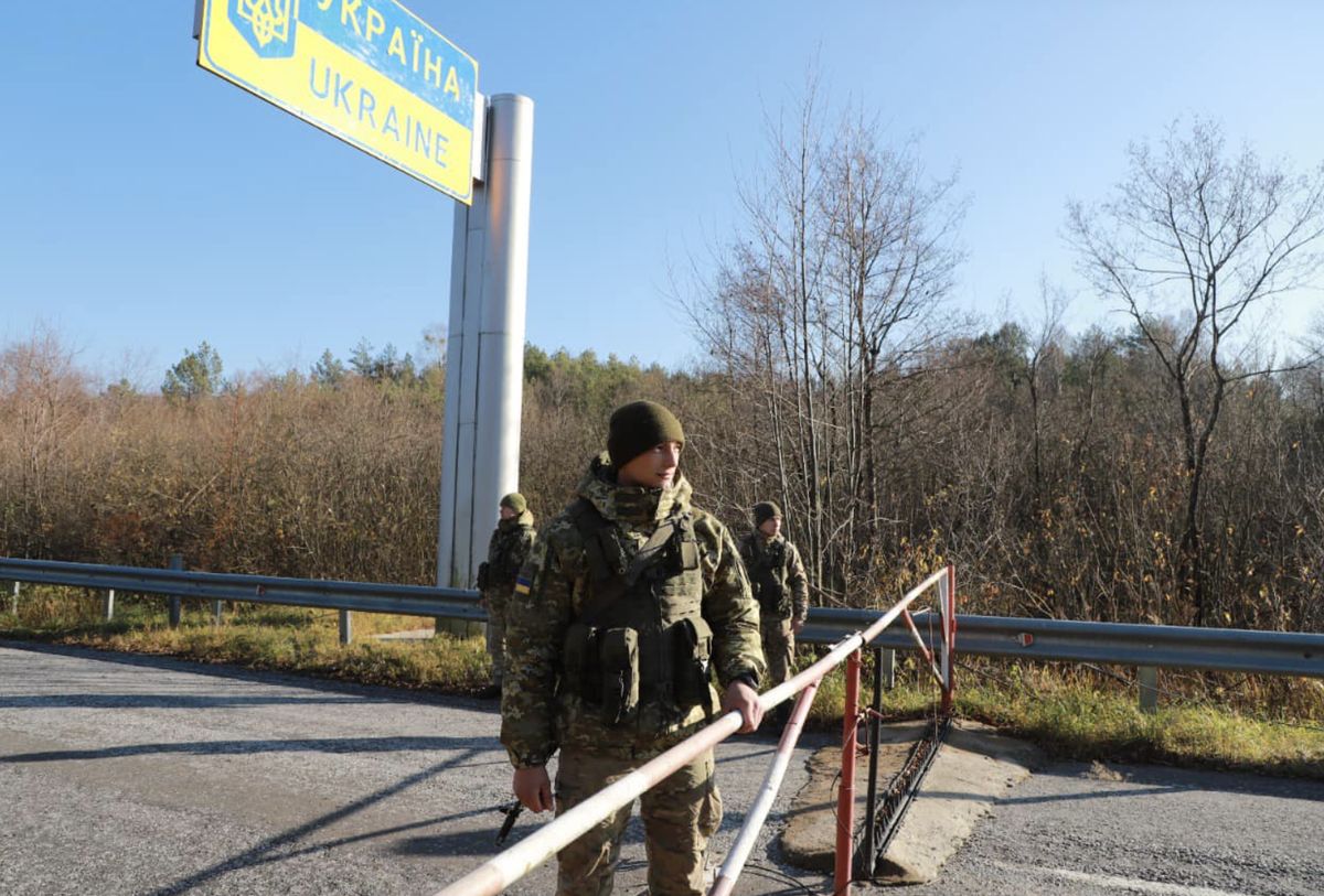 Rosjanie wzmacniają fortyfikacje wzdłuż granicy z Ukrainą - ustalił brytyjski wywiad 
