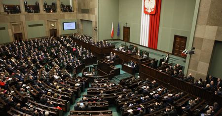 Rekordowa produkcja prawa. Przedwyborczy okres zagonił posłów i ministrów do pracy #dziejesiewbiznesie