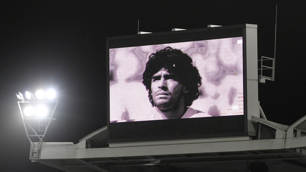 Zdjęcie okładkowe artykułu: PAP/EPA / CHRISTIAN BRUNA / Cały piłkarski świat opłakuje śmierć Diego Maradony