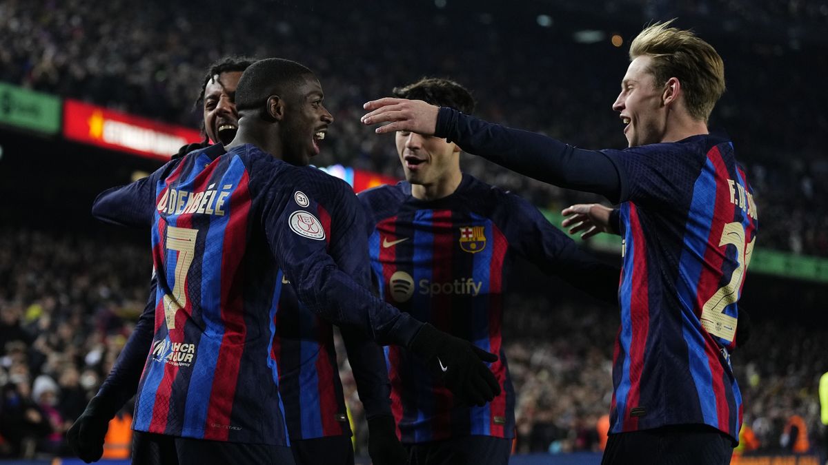 Zdjęcie okładkowe artykułu: Getty Images / Jose Breton/Pics Action/NurPhoto / Na zdjęciu: piłkarze FC Barcelony