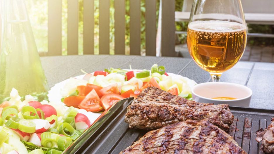 Grillowane mięso jest smaczne i zdrowe, jednak należy je odpowiednio przyrządzić