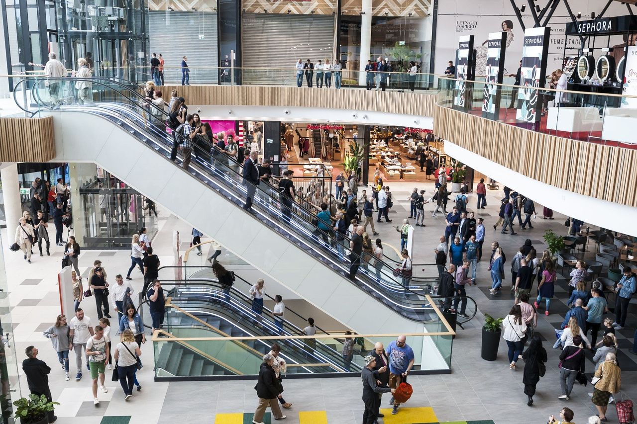 Popularna sieć sprzedaje 19 supermarketów Lidlowi. To kolejny etap restrukturyzacji