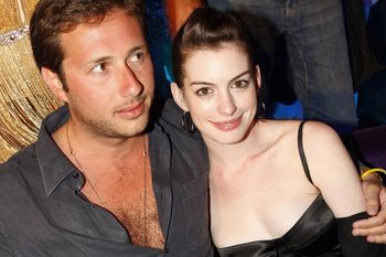 Mało kto pamięta ich związek. Po rozstaniu z aktorką trafił za kratki