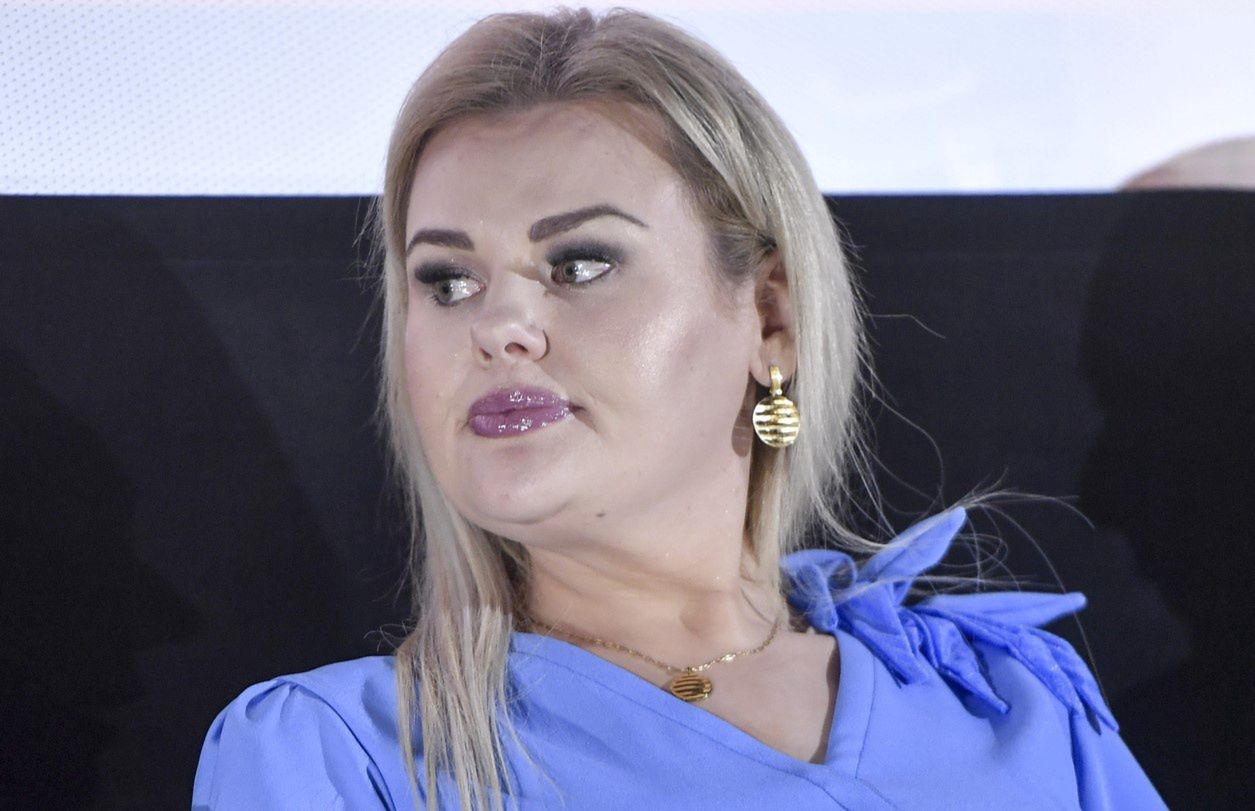 Kinga Zawodnik z błękitnym kombinezonie