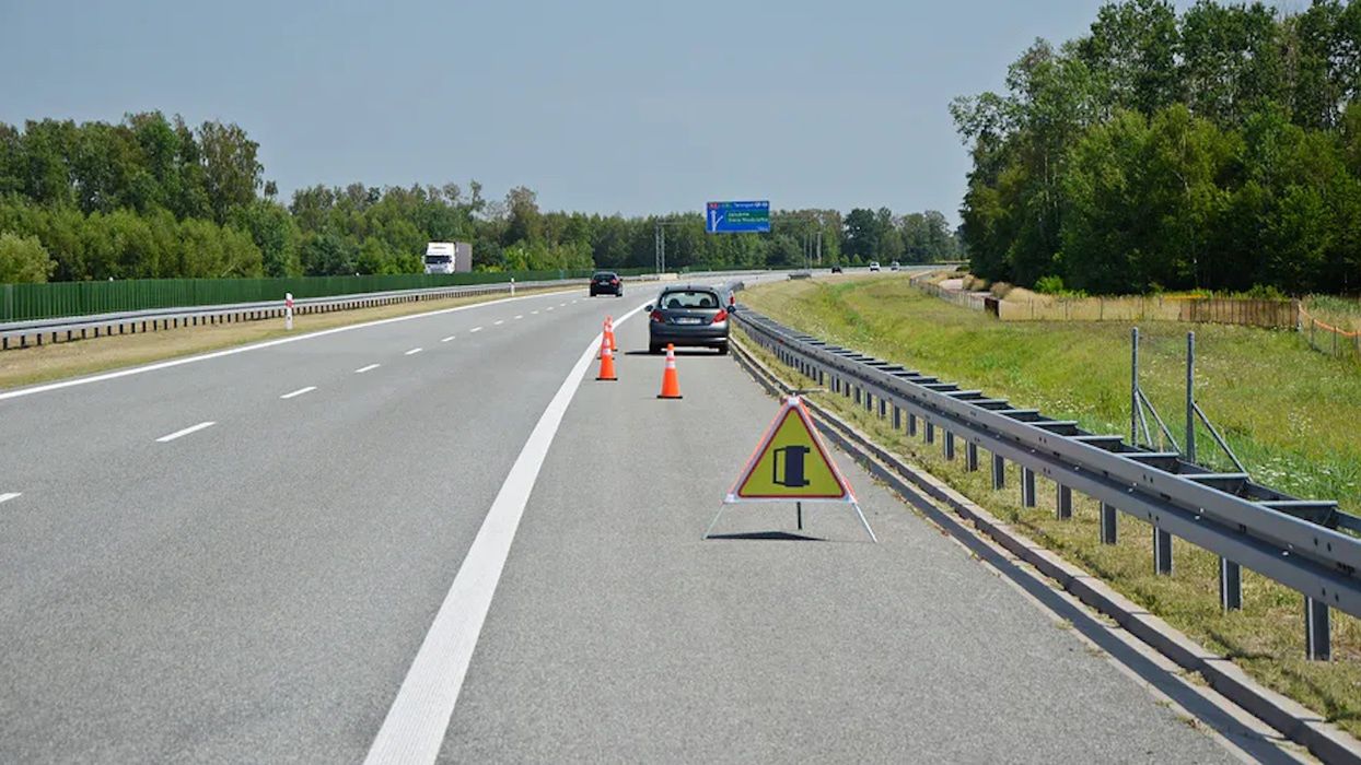 Stał na autostradzie trzy tygodnie. Nikt nie miał prawa go ruszyć