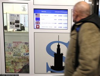 Dolar przebił 4 zł, a euro idzie na 4,50 zł. Złoty najsłabszy od trzech lat