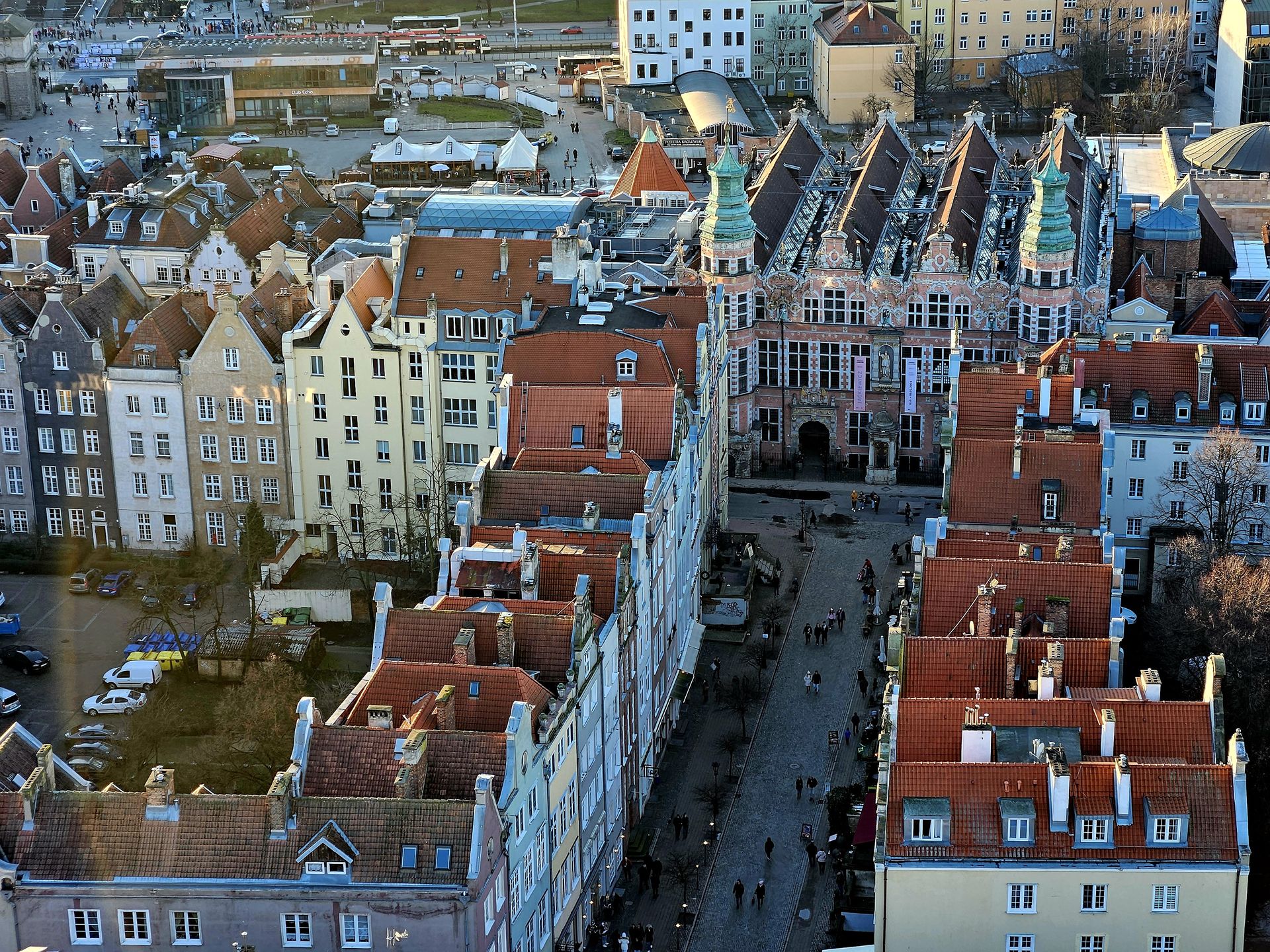 Z Wieży Mariackiej można zobaczyć panoramę Gdańska
