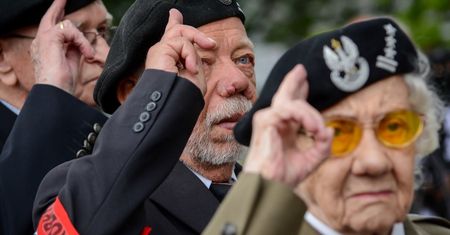 Pomoc, z której korzysta coraz mniej ludzi. O powstańcach państwo przypomina sobie zbyt późno