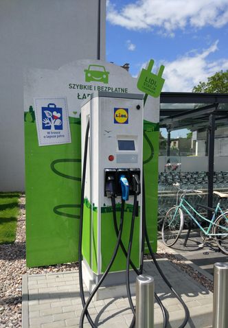 Stacje ładowania aut na prąd: ile to kosztuje?