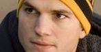 Ashton Kutcher całuje Milę Kunis
