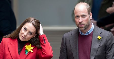 Pisarz ujawnił, jak NAPRAWDĘ wygląda małżeństwo Kate i Williama. Napomknął o AWANTURACH: "Przedmioty fruwają w powietrzu"